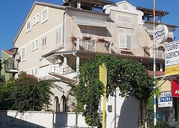 Rooms And Apartments Palma B&B
